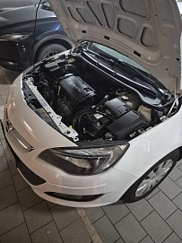 Opel Astra, 2015г, передний привод, механика