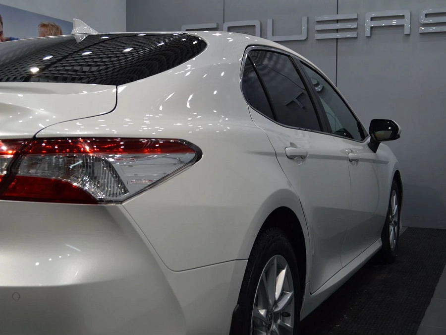 Toyota Camry, 2021г., передний привод, автомат