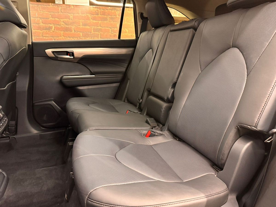 Toyota Highlander, 2025г., полный привод, автомат