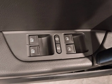 Volkswagen Touareg, 2013г, передний привод, автомат