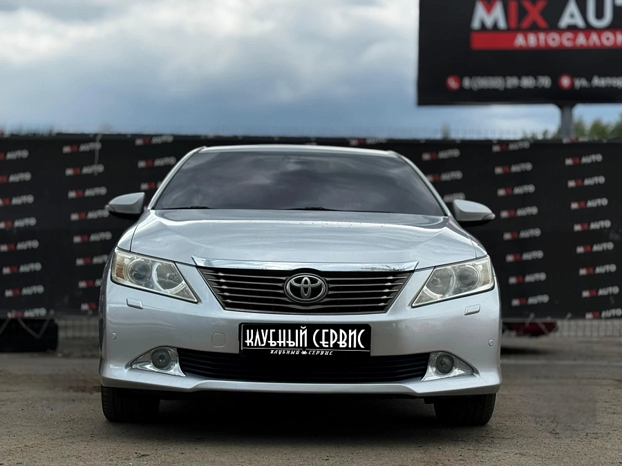 Toyota Camry, 2012г., передний привод, автомат