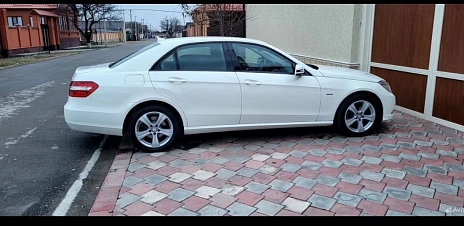 Mercedes-Benz E-Класс, 2011г, задний привод, автомат