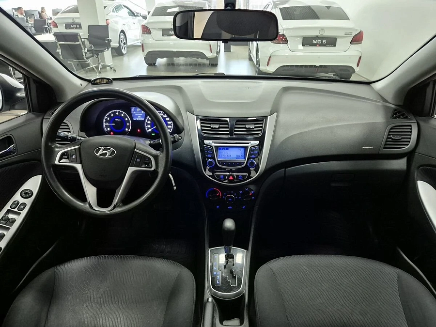 Hyundai Solaris, 2013г., передний привод, автомат