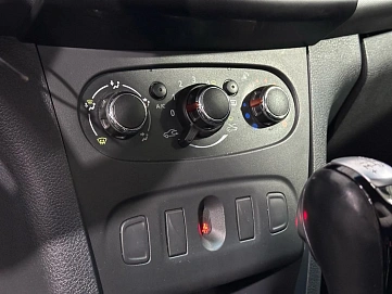 Renault Logan, 2020г, передний привод, автомат