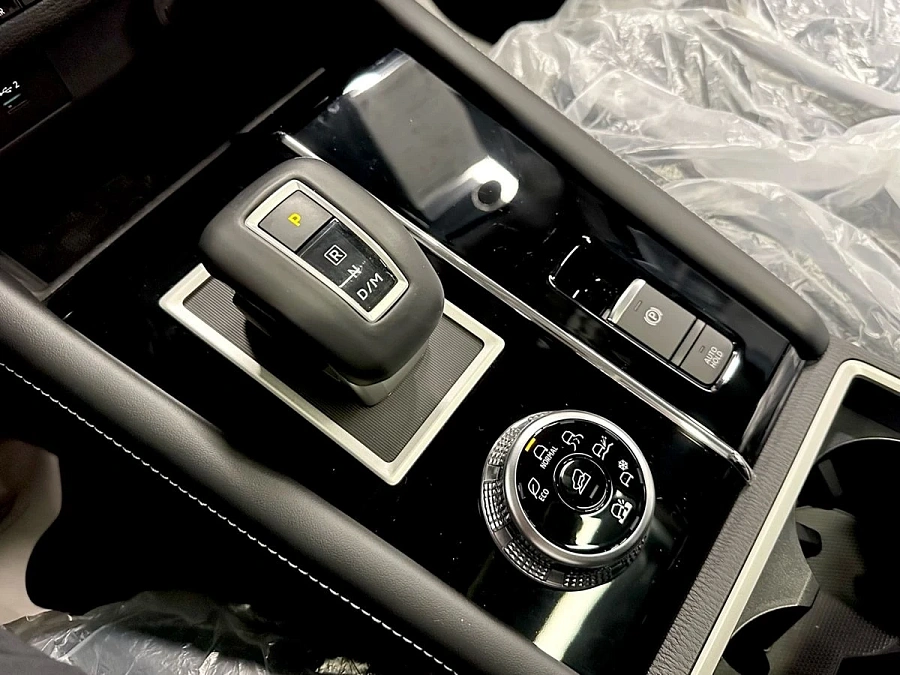 Mitsubishi Outlander, 2023г., передний привод, вариатор