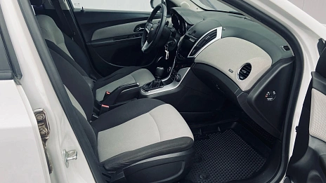 Chevrolet Cruze, 2014г, передний привод, механика