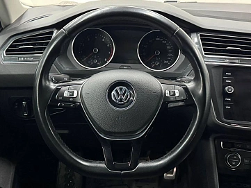 Volkswagen Tiguan, 2020г, полный привод, робот