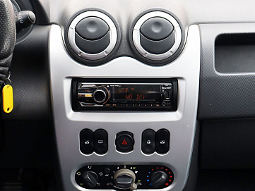 Renault Sandero, 2011г, передний привод, механика