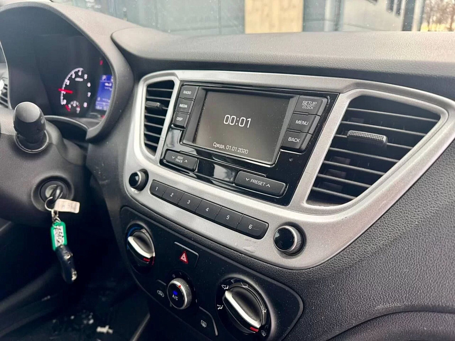 Hyundai Solaris, 2019г., передний привод, автомат