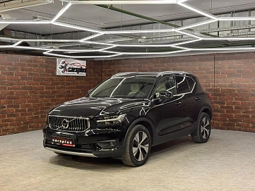 Volvo XC40, 2020г, передний привод, робот