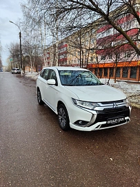Mitsubishi Outlander, 2022г, передний привод, вариатор