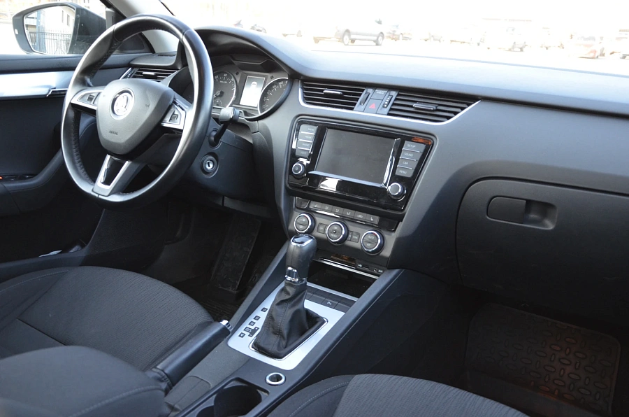 Skoda Octavia, 2016г., передний привод, робот