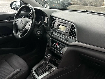 Hyundai Elantra, 2018г, передний привод, автомат