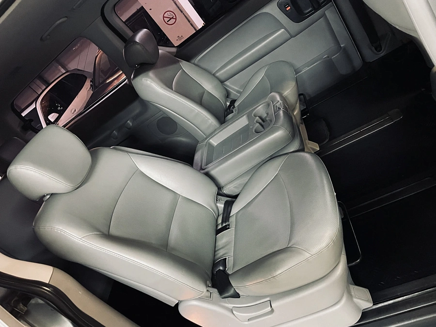 Hyundai Grand Starex, 2013г., задний привод, автомат