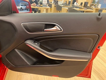 Mercedes-Benz A-Класс, 2015г, передний привод, робот