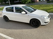 Opel Astra, 2012г., передний привод, механика