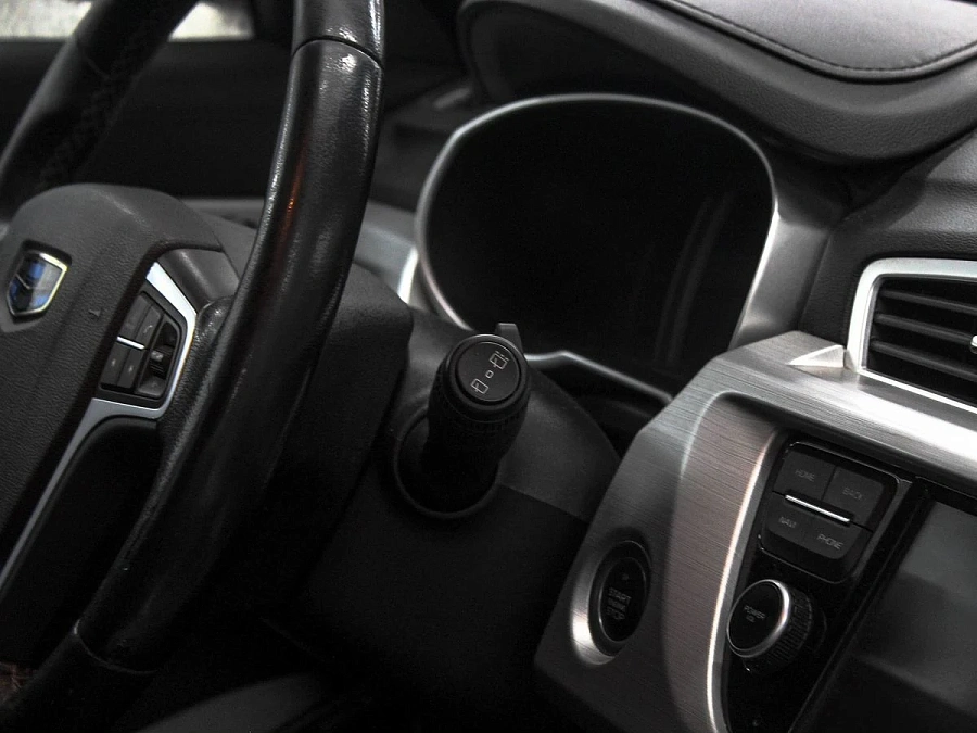 Geely Atlas, 2018г., передний привод, автомат