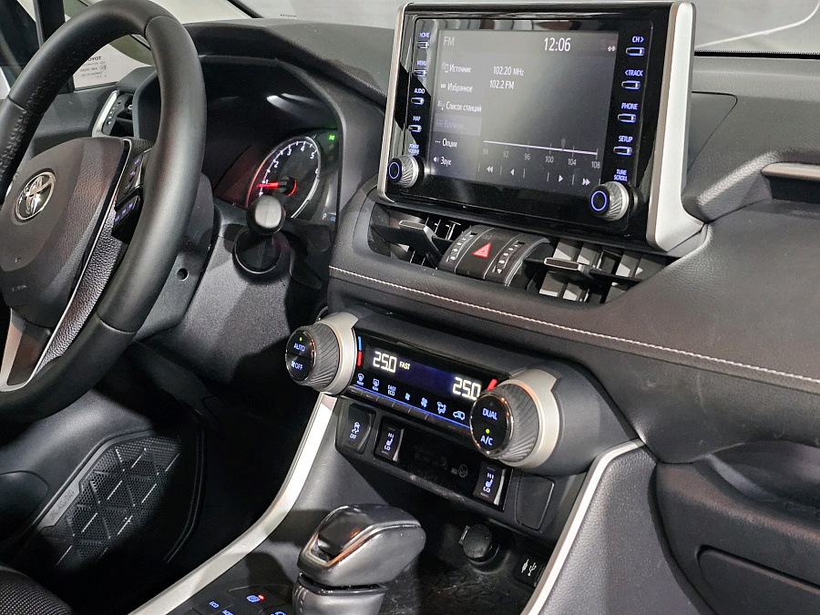 Toyota RAV4, 2019г., передний привод, вариатор