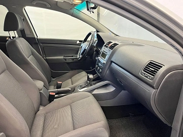 Volkswagen Golf, 2008г, передний привод, автомат