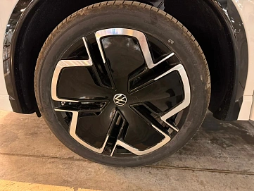 Volkswagen Tiguan, 2024г, полный привод, робот