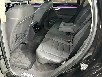 Volkswagen Touareg, 2019г, полный привод, автомат