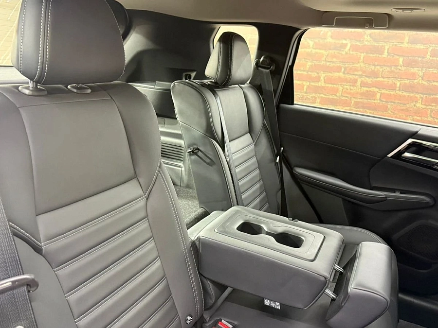 Mitsubishi Outlander, 2023г., полный привод, вариатор