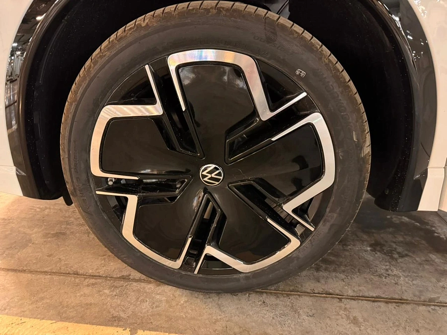 Volkswagen Tiguan, 2024г., полный привод, робот