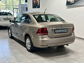 Volkswagen Polo, 2015г., передний привод, автомат