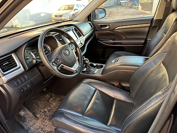 Toyota Highlander, 2017г, полный привод, автомат