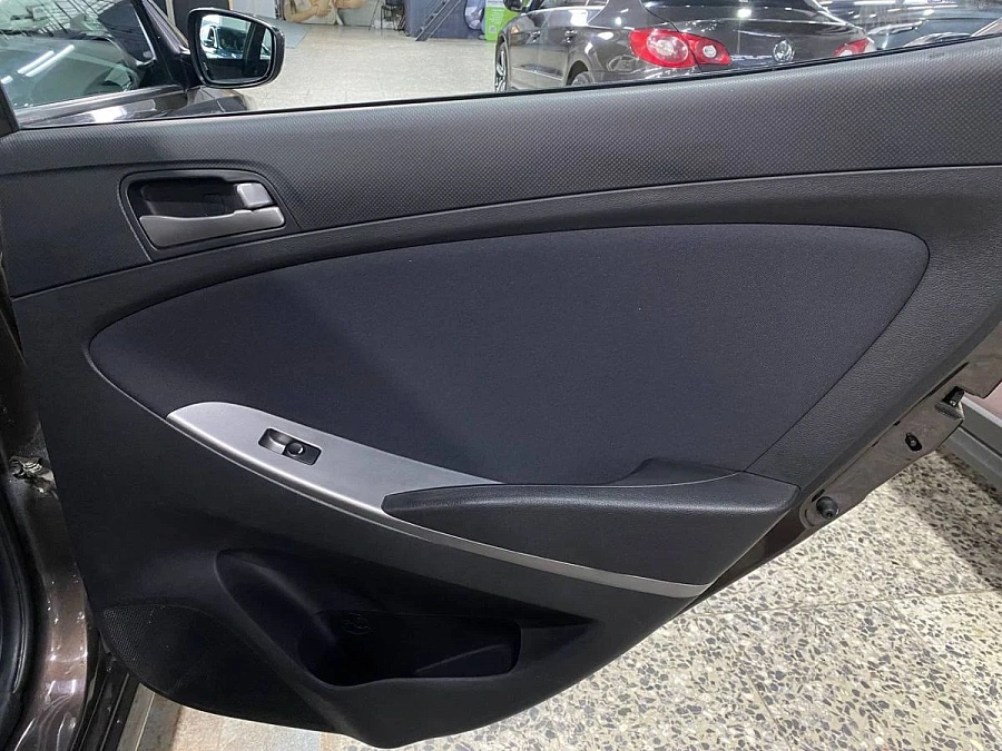 Hyundai Solaris, 2015г., передний привод, автомат