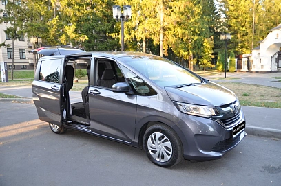 Honda Freed, 2019г, передний привод, вариатор