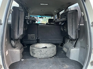 Toyota Voxy, 2004г, передний привод, автомат