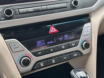 Hyundai Elantra, 2018г, передний привод, автомат