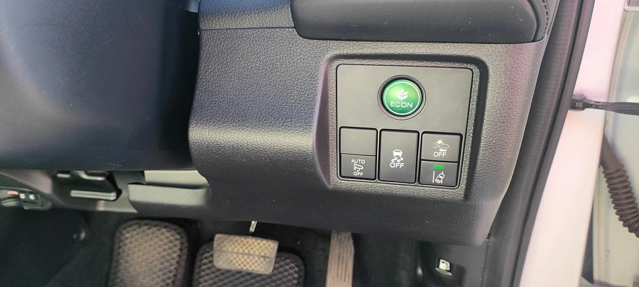 Honda Vezel, 2017г., передний привод, вариатор