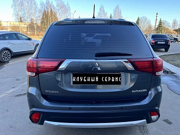 Mitsubishi Outlander, 2015г, полный привод, вариатор