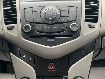 Chevrolet Cruze, 2011г, передний привод, механика