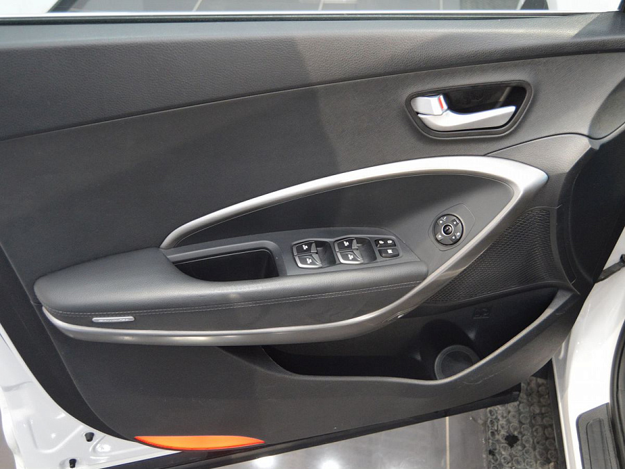 Hyundai Santa Fe, 2015г., полный привод, автомат