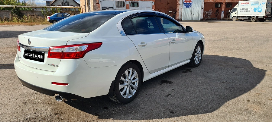 Renault Latitude, 2012г., передний привод, автомат