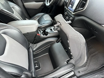 Jeep Cherokee, 2014г, полный привод, автомат