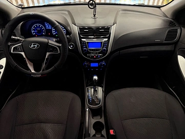 Hyundai Solaris, 2012г, передний привод, автомат