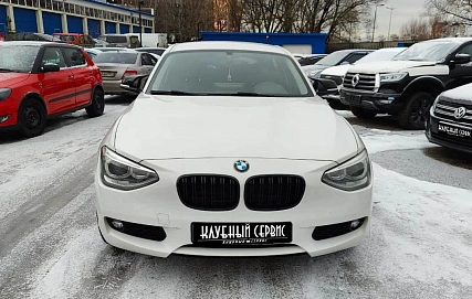 BMW 1 серии, 2012г, задний привод, автомат
