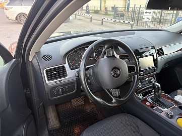 Volkswagen Touareg, 2012г, полный привод, автомат