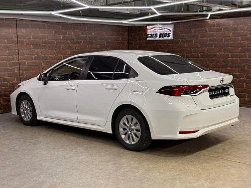 Toyota Corolla, 2022г, передний привод, вариатор