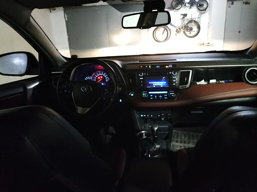 Toyota RAV4, 2014г., полный привод, вариатор