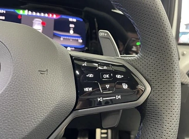 Volkswagen Golf R, 2022г, полный привод, робот