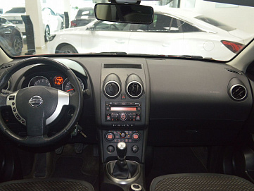 Nissan Qashqai, 2008г, передний привод, механика