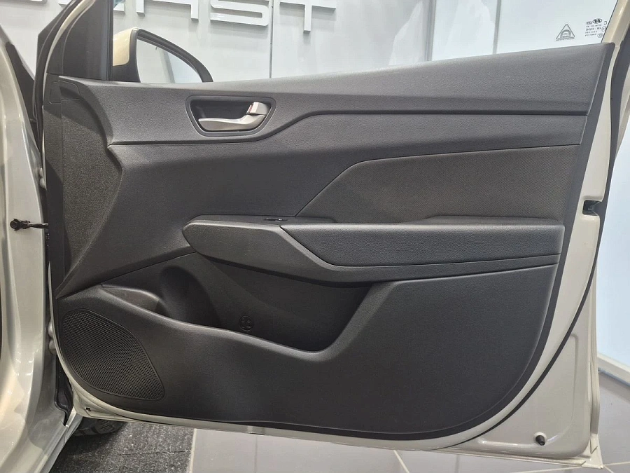 Hyundai Solaris, 2019г., передний привод, автомат