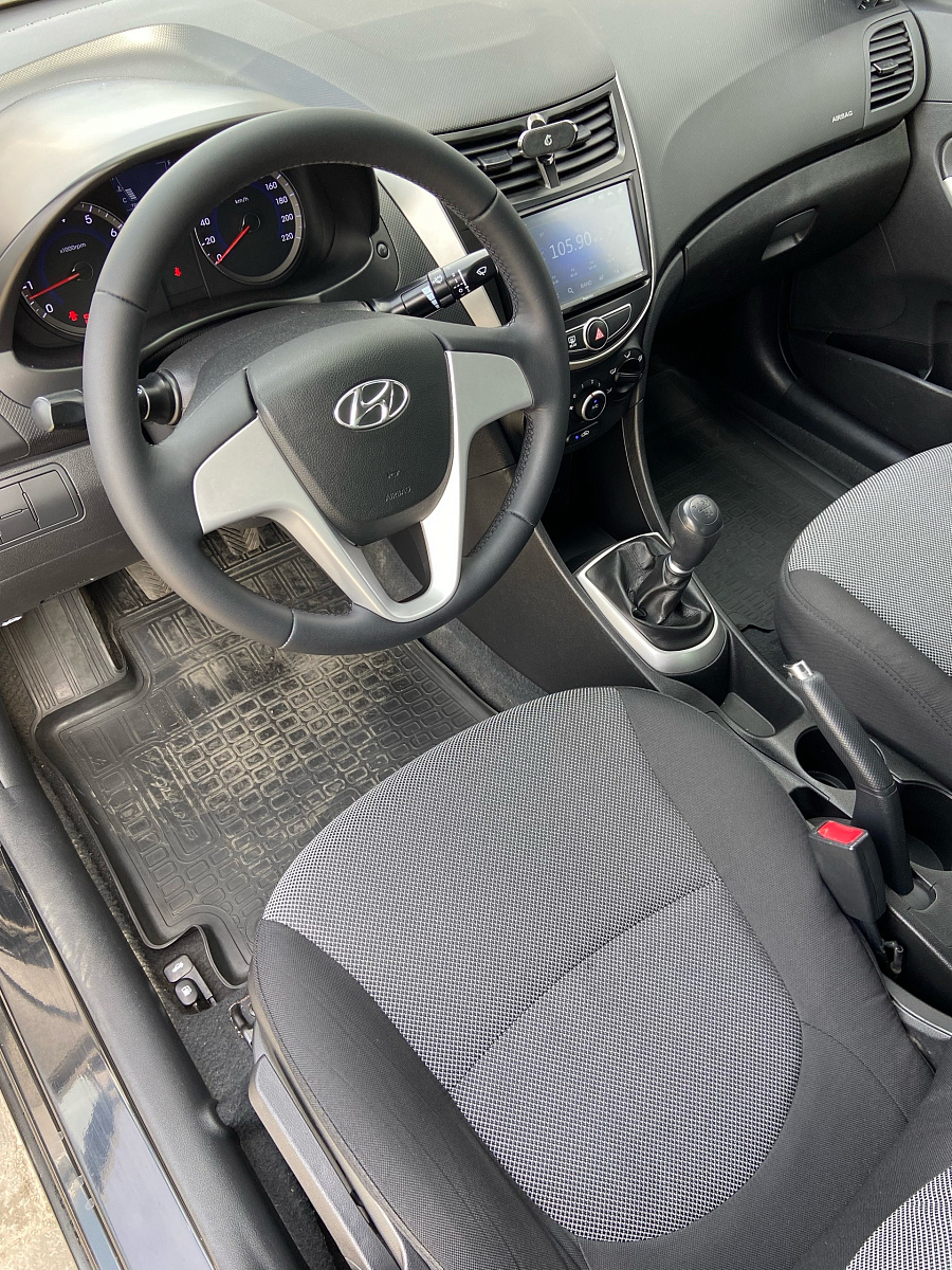 Hyundai Solaris, 2013г., передний привод, механика