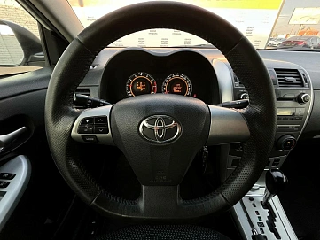 Toyota Corolla, 2012г, передний привод, автомат