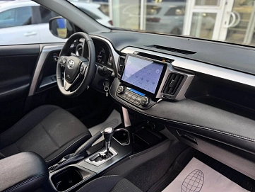 Toyota RAV4, 2017г, полный привод, вариатор